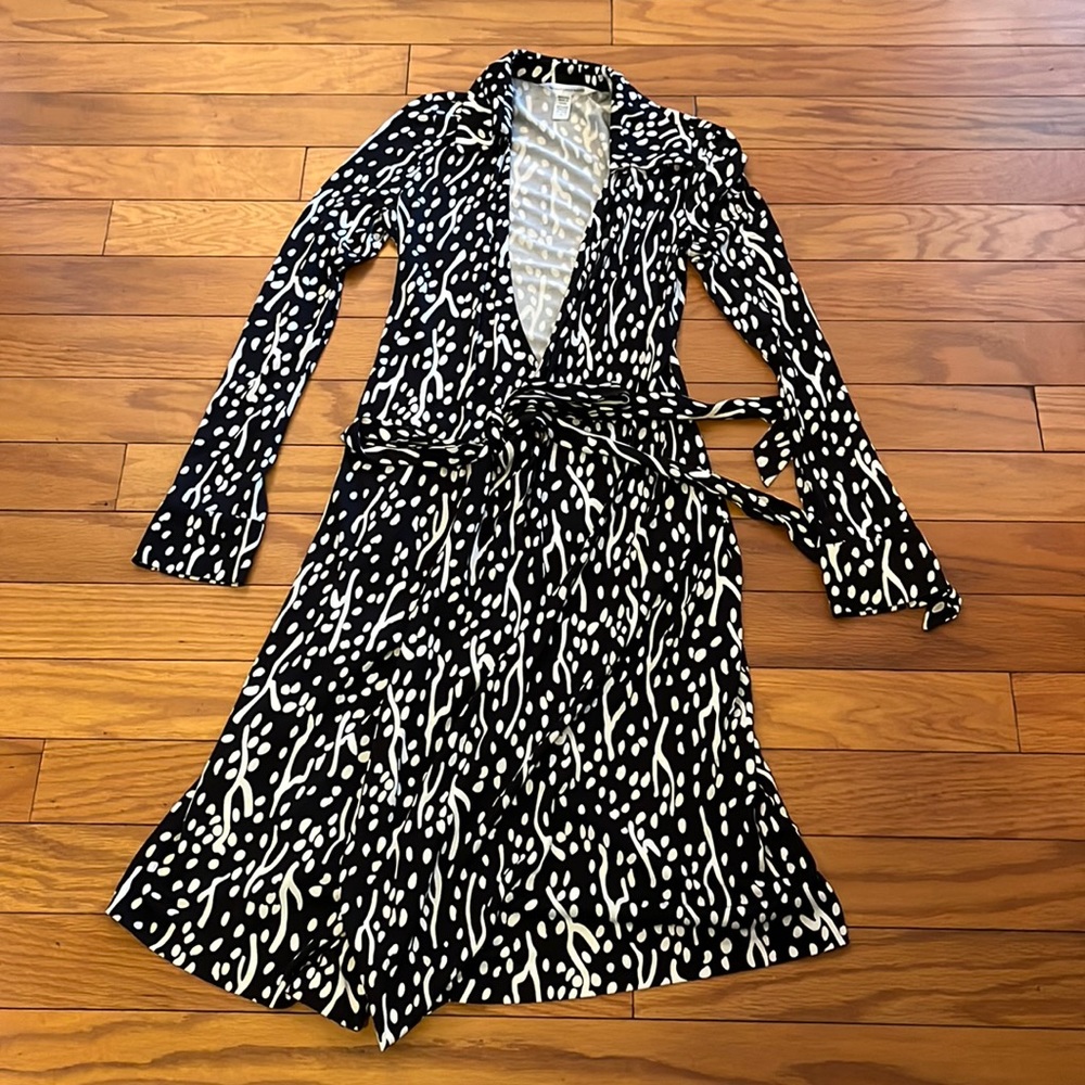 Diane Von Furstenberg Black and White Wrap Dress
